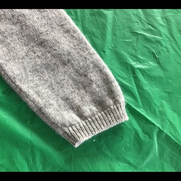 Tweeds Womens Cashmere Gray Medium V-Neck Sweater - Picture 10 of 12